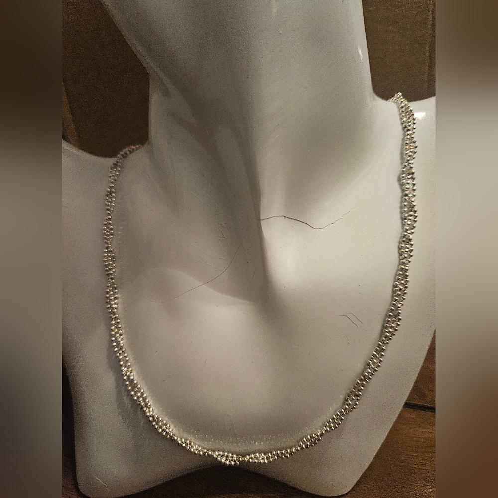 Elegant Silver Tone Necklace 18"